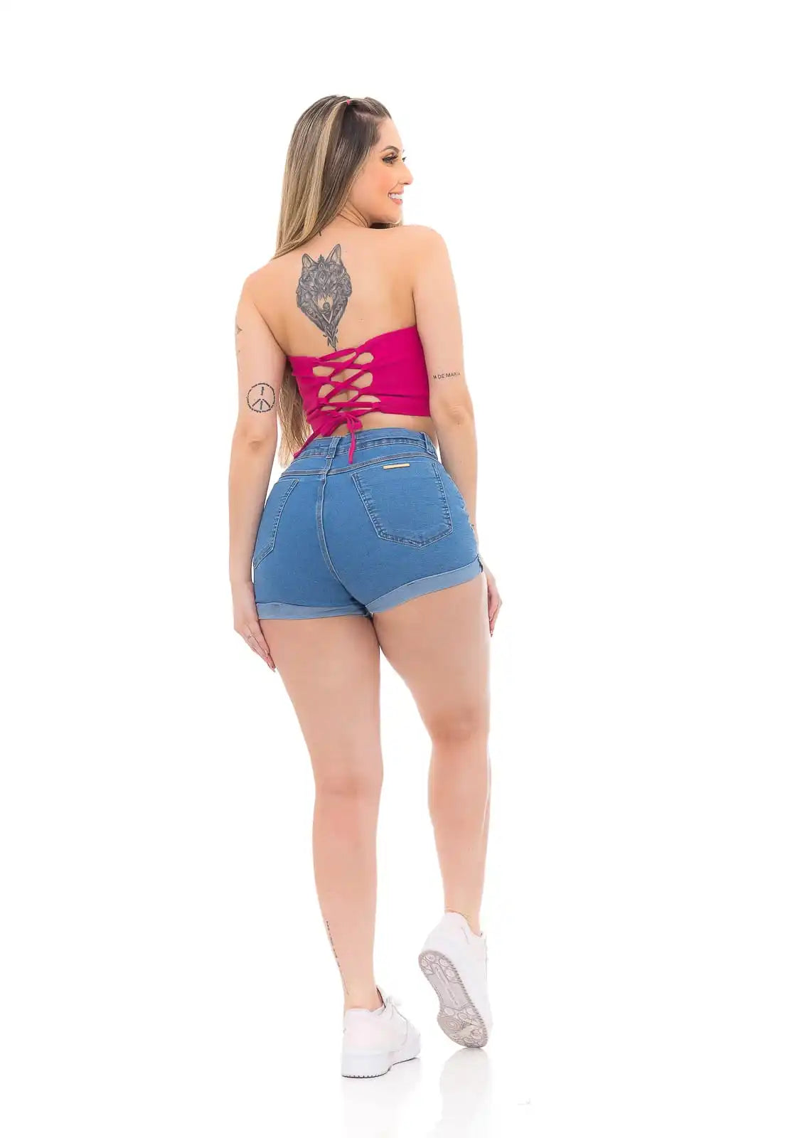 SHORT JEANS FEMININO LEVANTA BUMBUM COM DETALHES NA BARRA DOBRADA